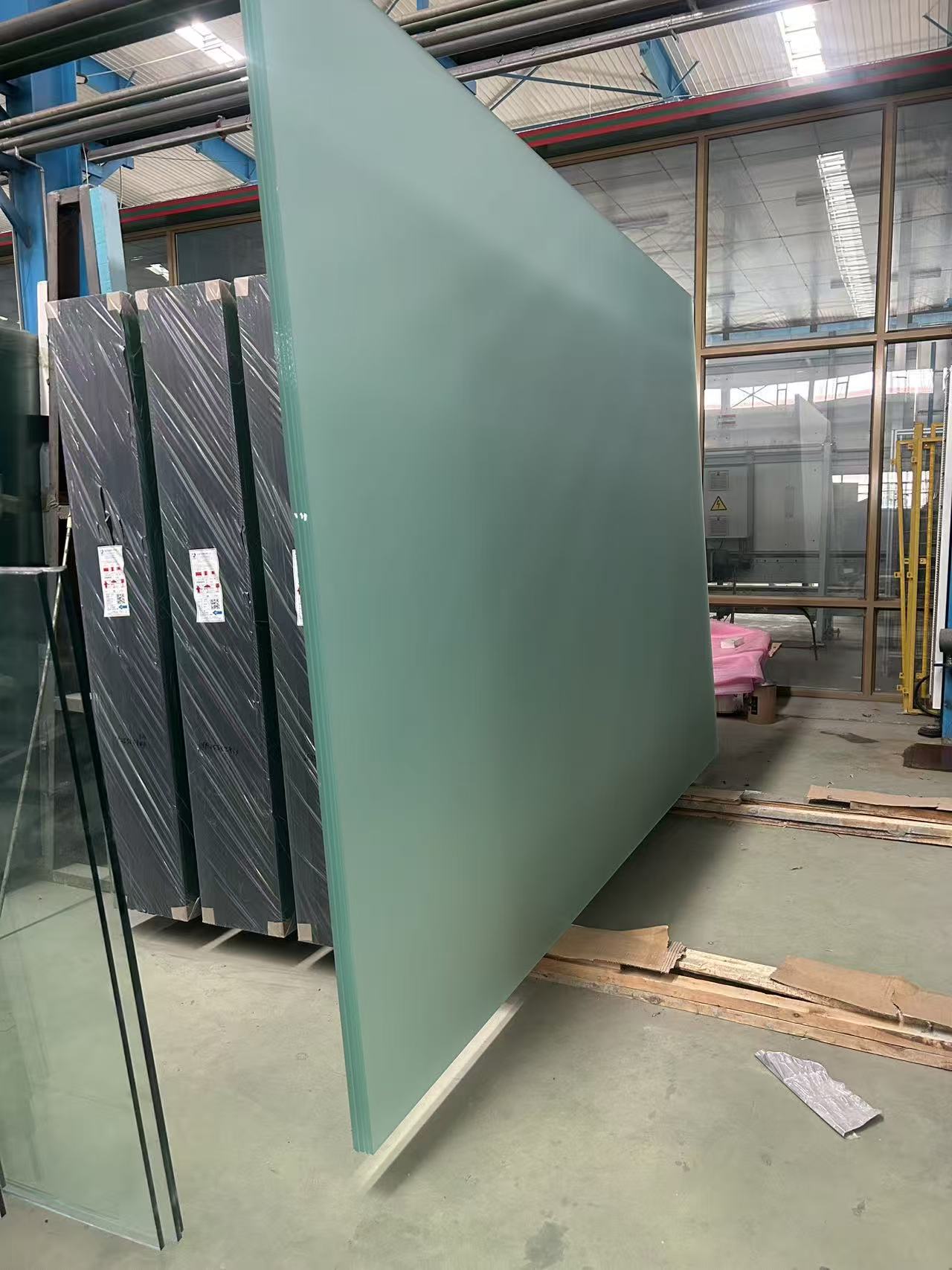 保定市彩轴玻璃建筑幕墙玻璃生产基地 - 厂家